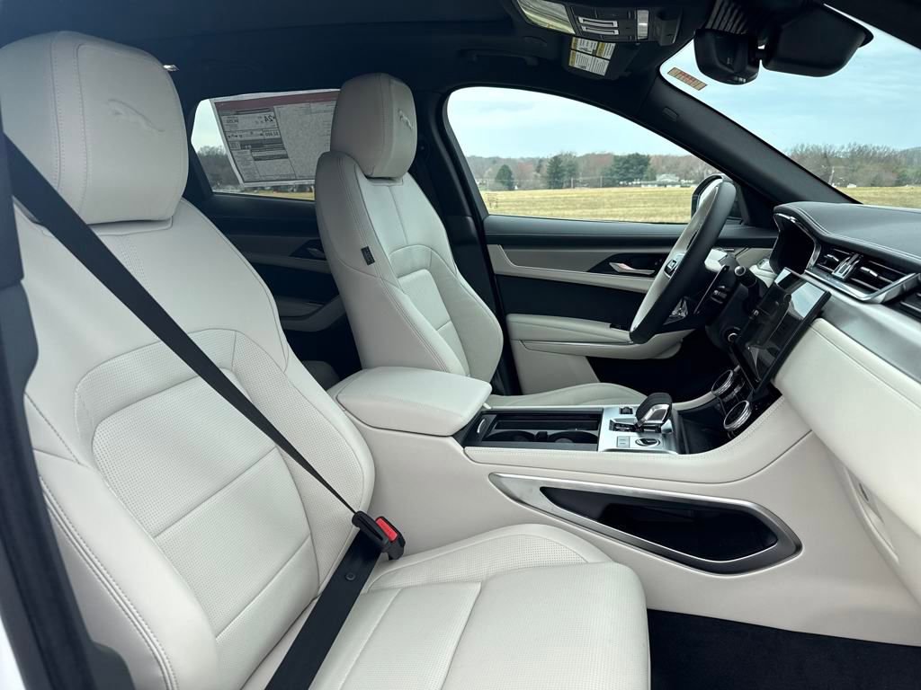 New 2026 Jaguar F-PACE R-Dynamic S image 17