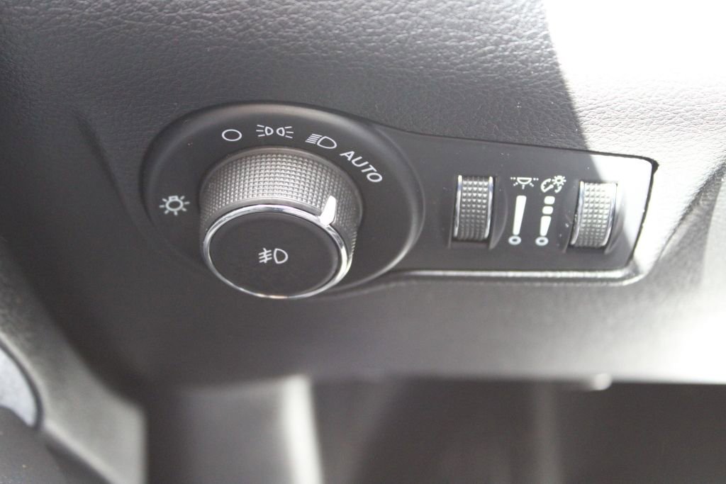 Used 2022 Jeep Compass Latitude image 27