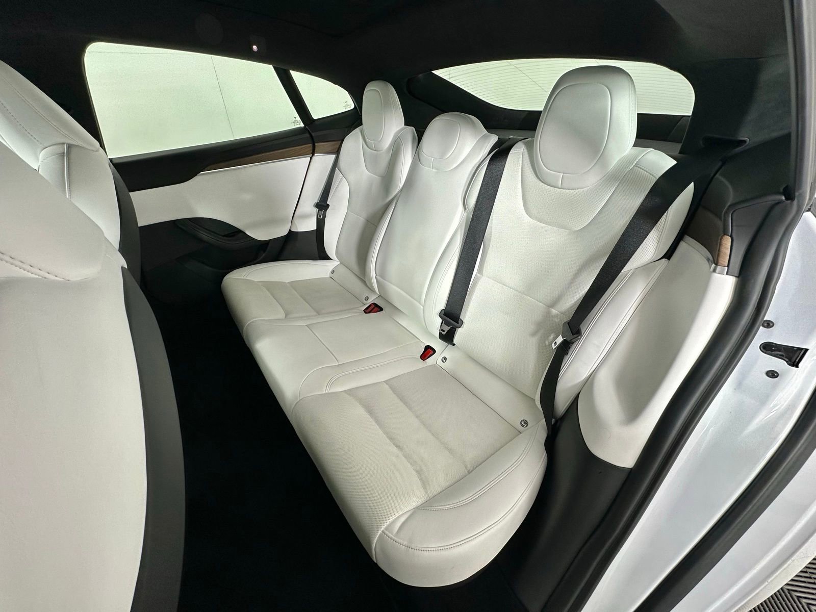 Used 2022 Tesla Model S image 35