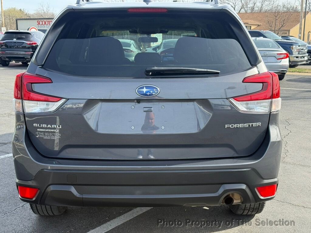 Used 2022 Subaru Forester Premium image 13