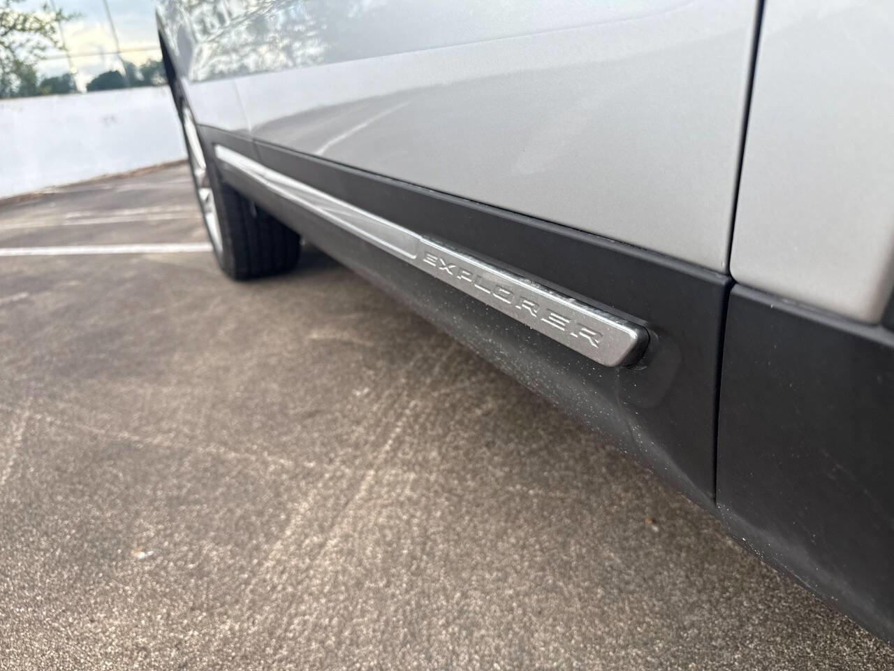 Used 2017 Ford Explorer Limited FWD image 17