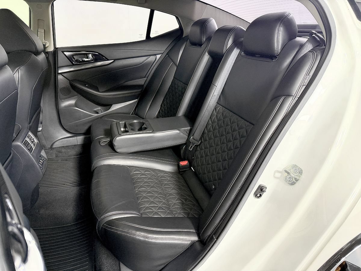 Used 2020 Nissan Maxima Platinum FWD image 42