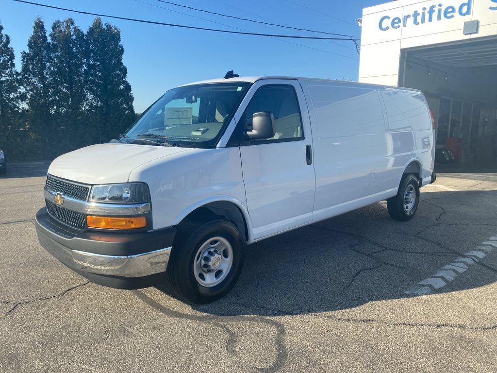 New 2025 Chevrolet Express 3500 Extended w/ Driver Convenience Package RWD image 3
