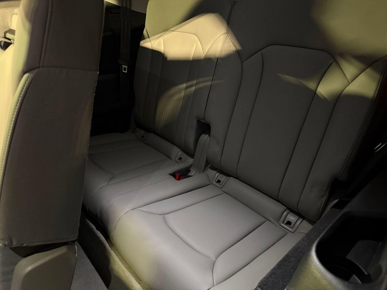 Used 2023 Audi Q7 3.0T Prestige image 21