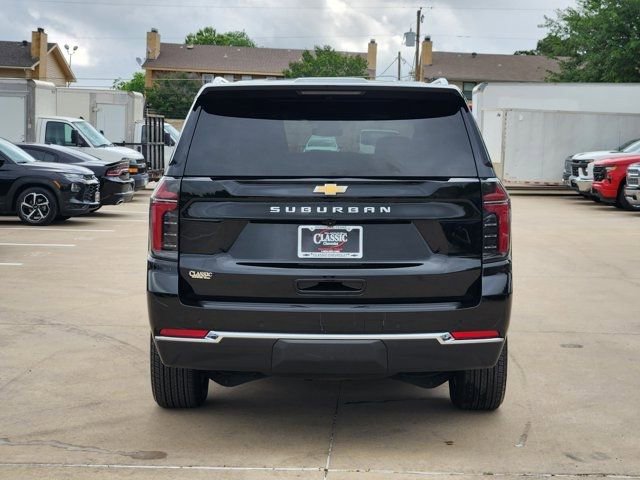 Used 2025 Chevrolet Suburban LS image 13