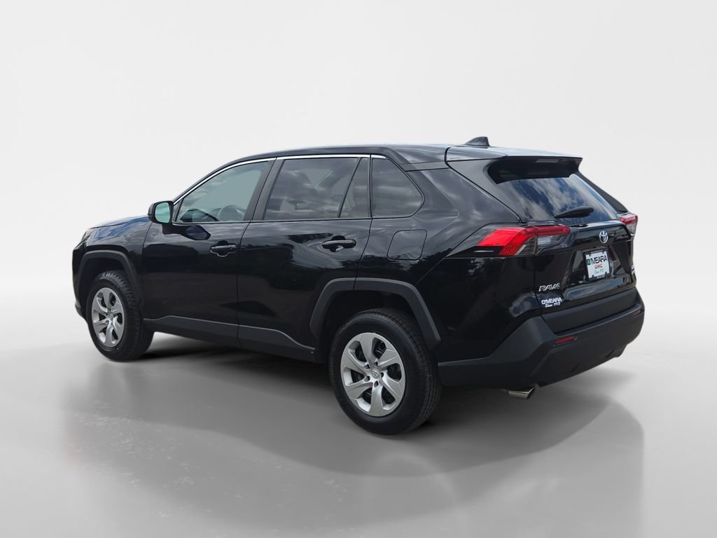 Used 2022 Toyota RAV4 LE AWD/4WD video 3
