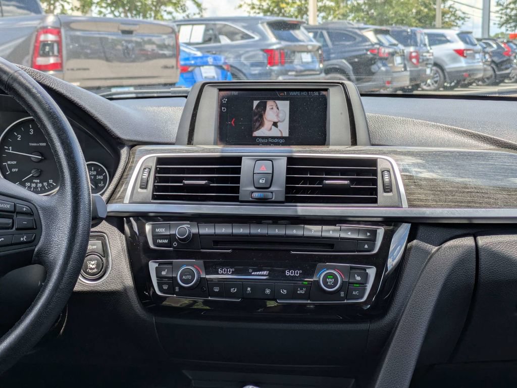 Used 2018 BMW 320i xDrive Sedan AWD/4WD image 22