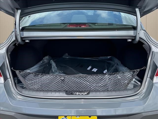Certified 2025 Hyundai Elantra SEL FWD image 19
