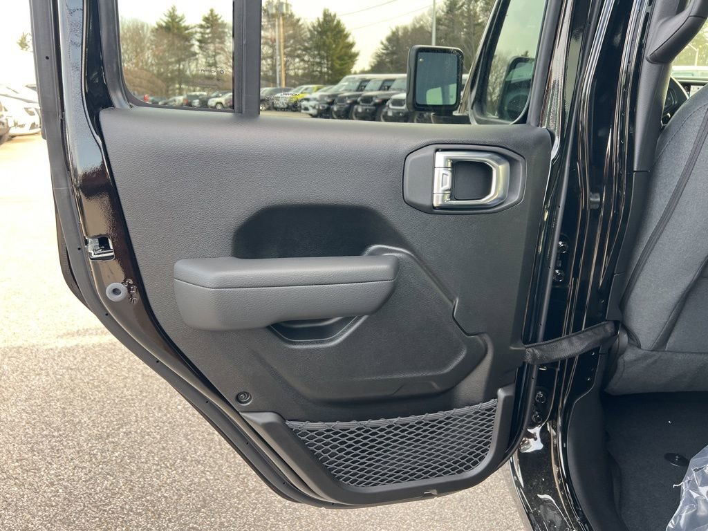 New 2026 Jeep Gladiator Sport image 17