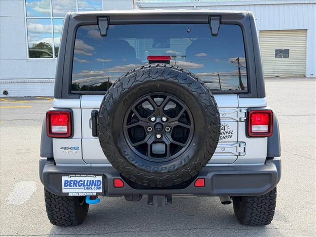 Used 2024 Jeep Wrangler Unlimited AWD/4WD image 5