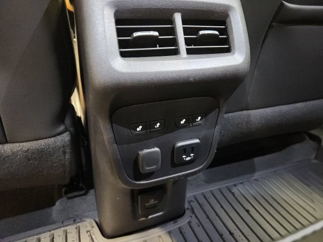 Used 2018 Chevrolet Equinox Premier AWD/4WD image 25