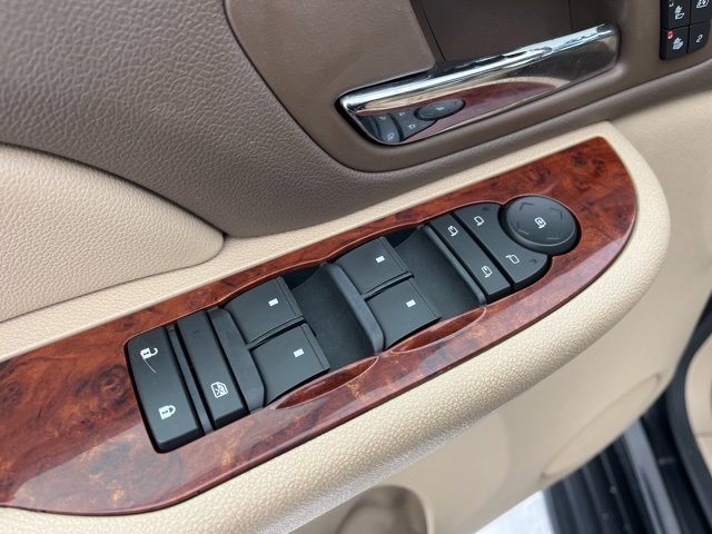 Used 2009 Chevrolet Suburban LTZ image 11