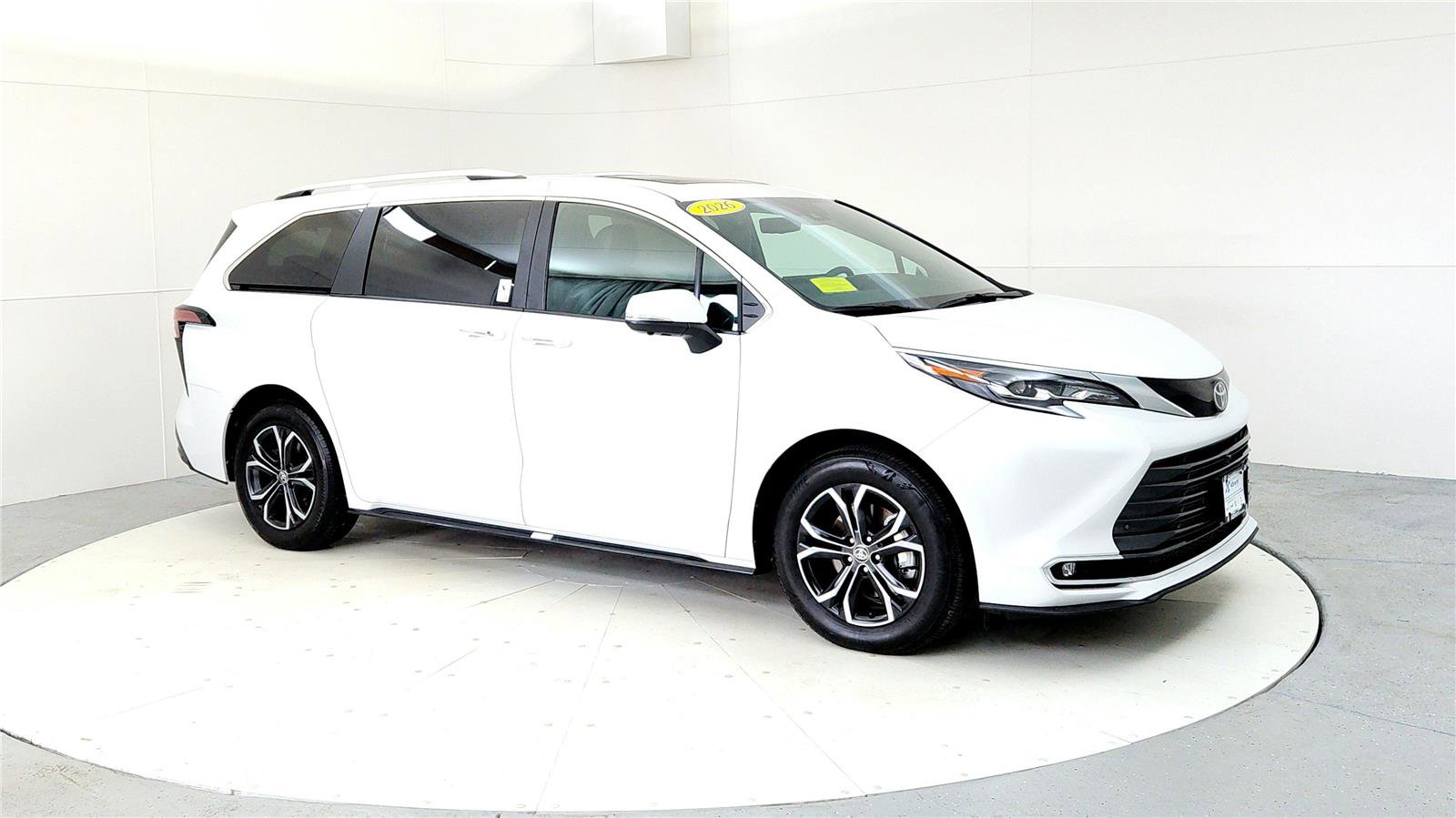 Used 2026 Toyota Sienna Platinum image 7
