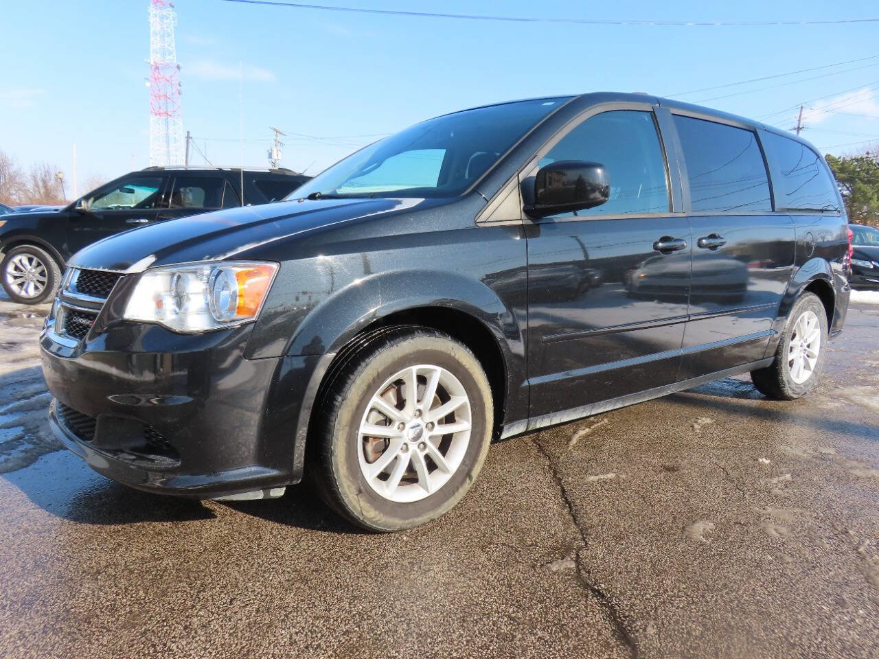 Used 2016 Dodge Grand Caravan SXT image 4