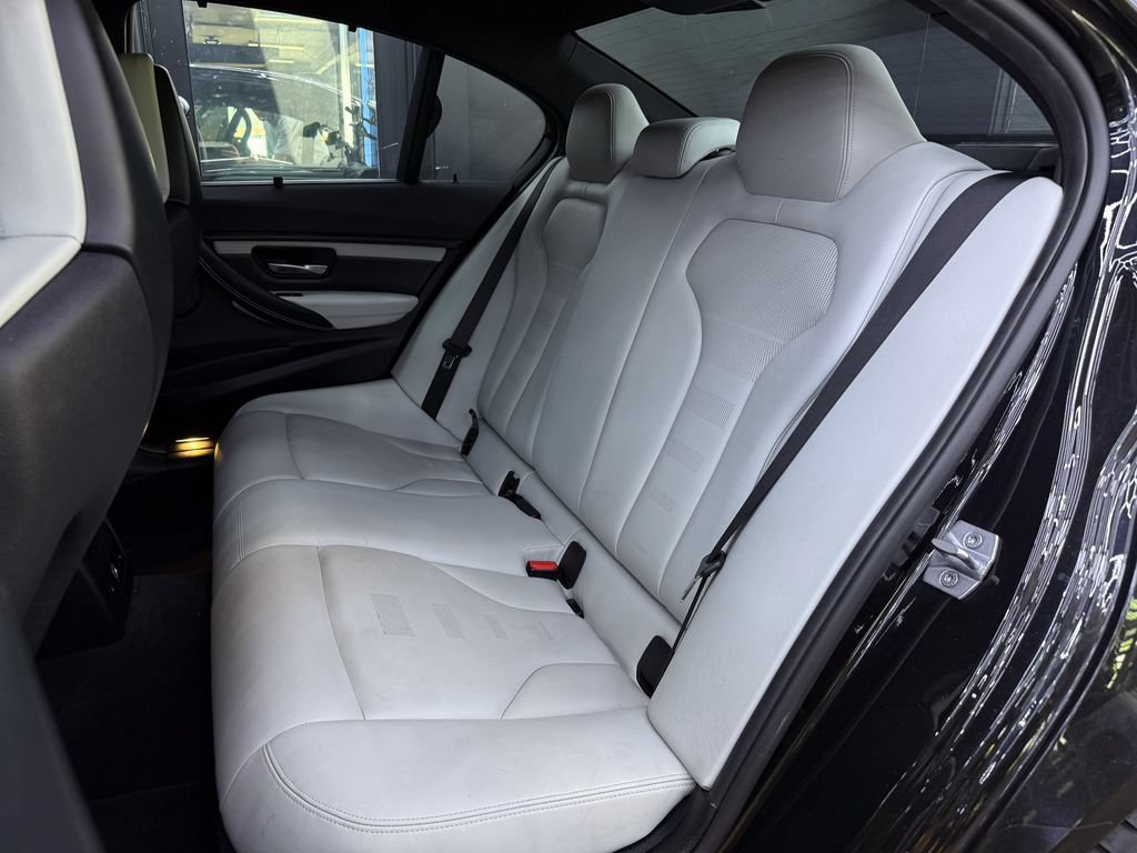 Used 2015 BMW M3 RWD image 19