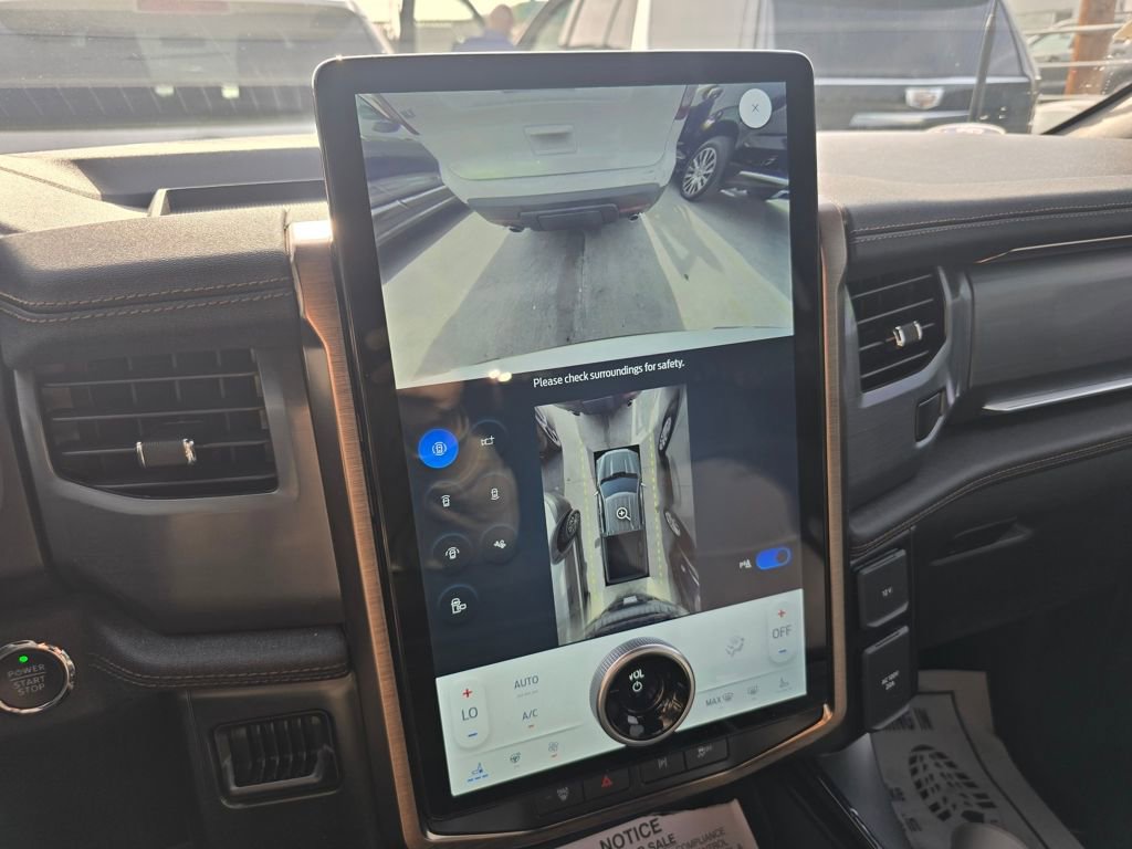 Used 2022 Ford F150 Lightning Lariat image 11