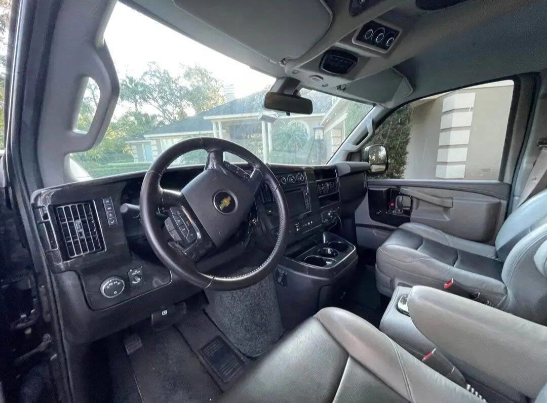 Used 2021 Chevrolet Express 2500 Extended image 10