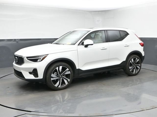 Used 2023 Volvo XC40 B5 Ultimate w/ Protection Package Premier AWD/4WD image 4