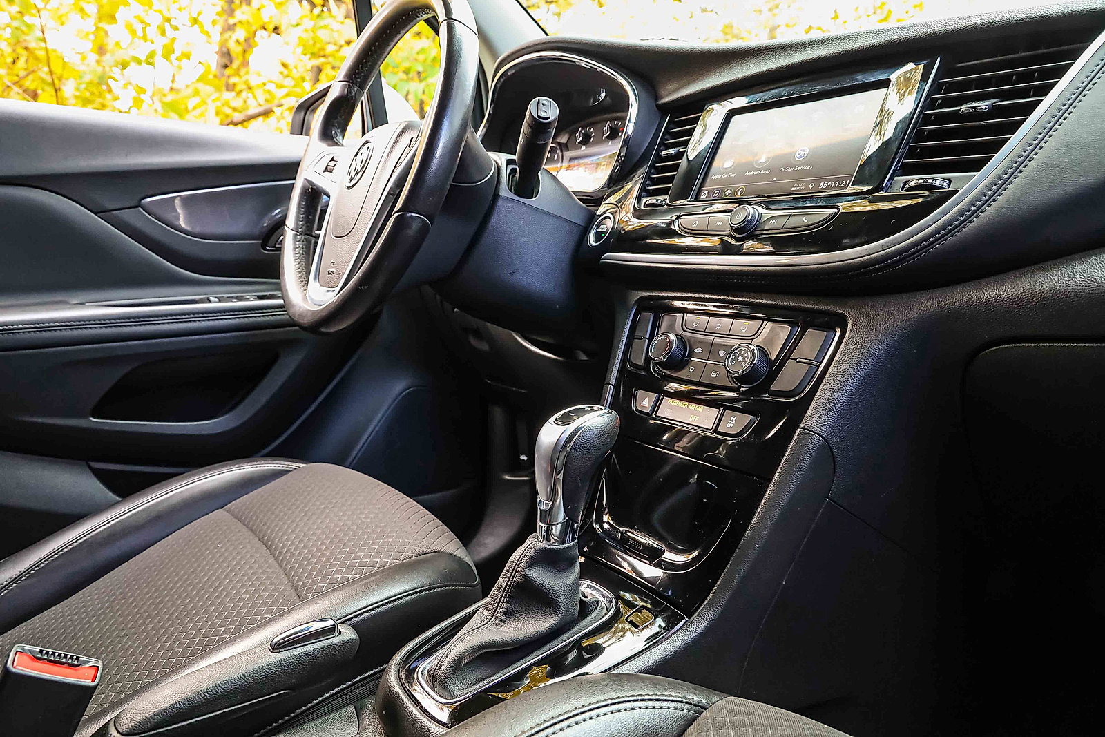 Used 2022 Buick Encore Preferred image 25