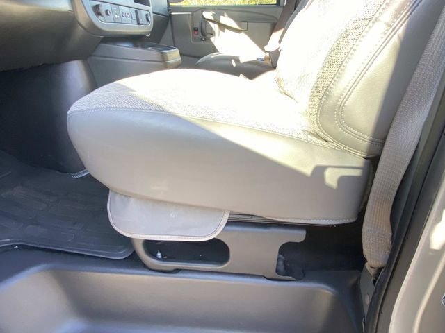 Used 2025 Chevrolet Express 3500 LT w/ LT Preferred Equipment Group image 21