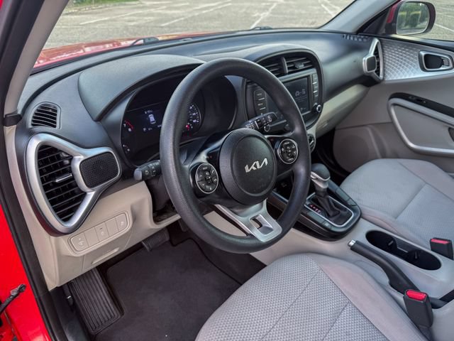 Used 2022 Kia Soul LX FWD image 15
