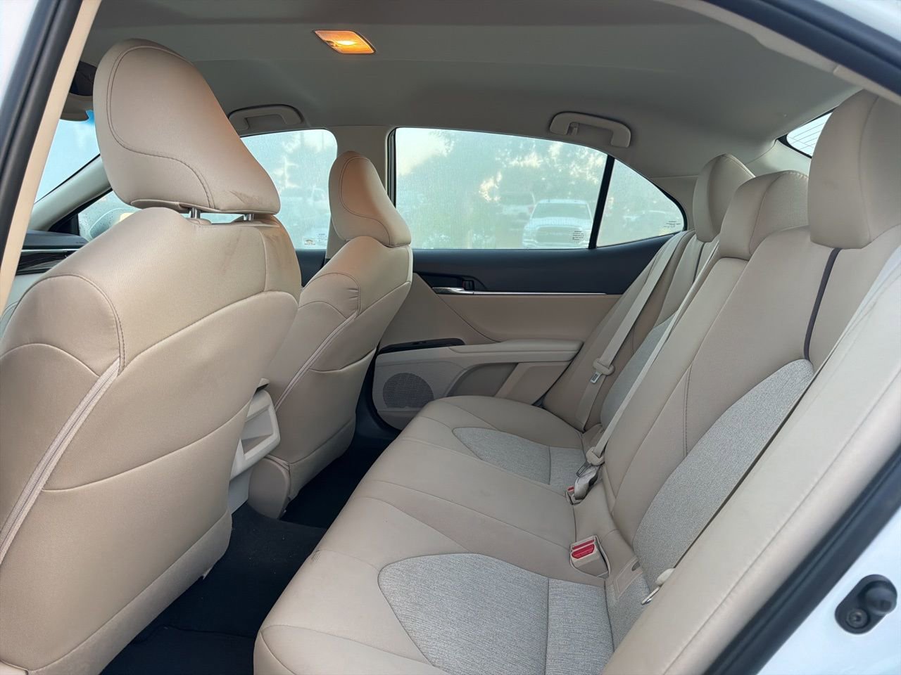 Used 2018 Toyota Camry LE FWD image 5