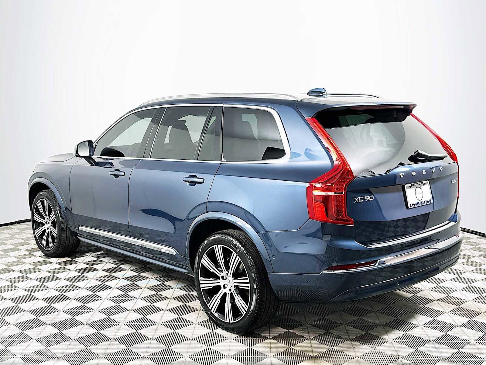 Used 2025 Volvo XC90 B6 Plus w/ Protection Package Premier image 5