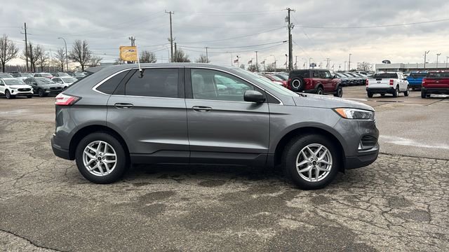 Certified 2024 Ford Edge SEL w/ Convenience Package image 3