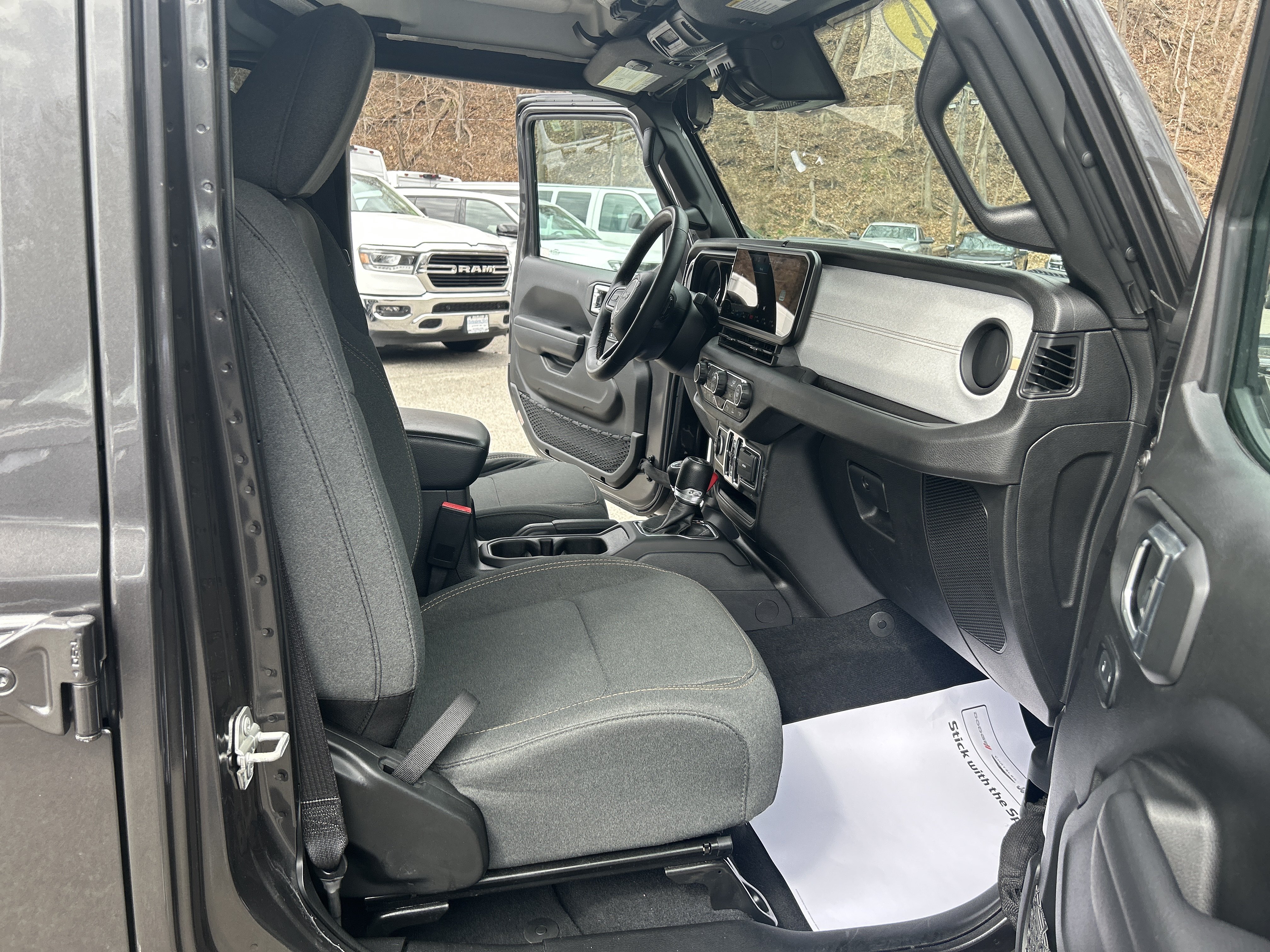 Used 2024 Jeep Wrangler Unlimited w/ Convenience Group AWD/4WD image 15