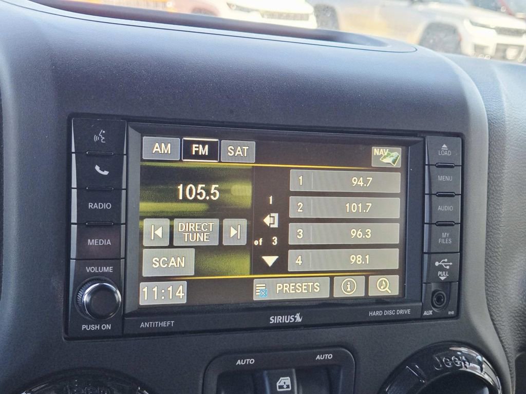 Used 2016 Jeep Wrangler Unlimited Sahara image 12