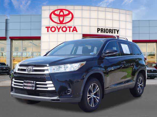 Used 2019 Toyota Highlander LE AWD/4WD image 1