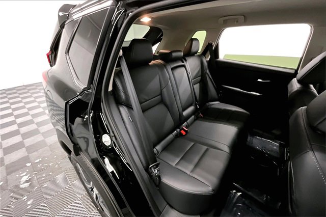 New 2025 Nissan Rogue SL image 32