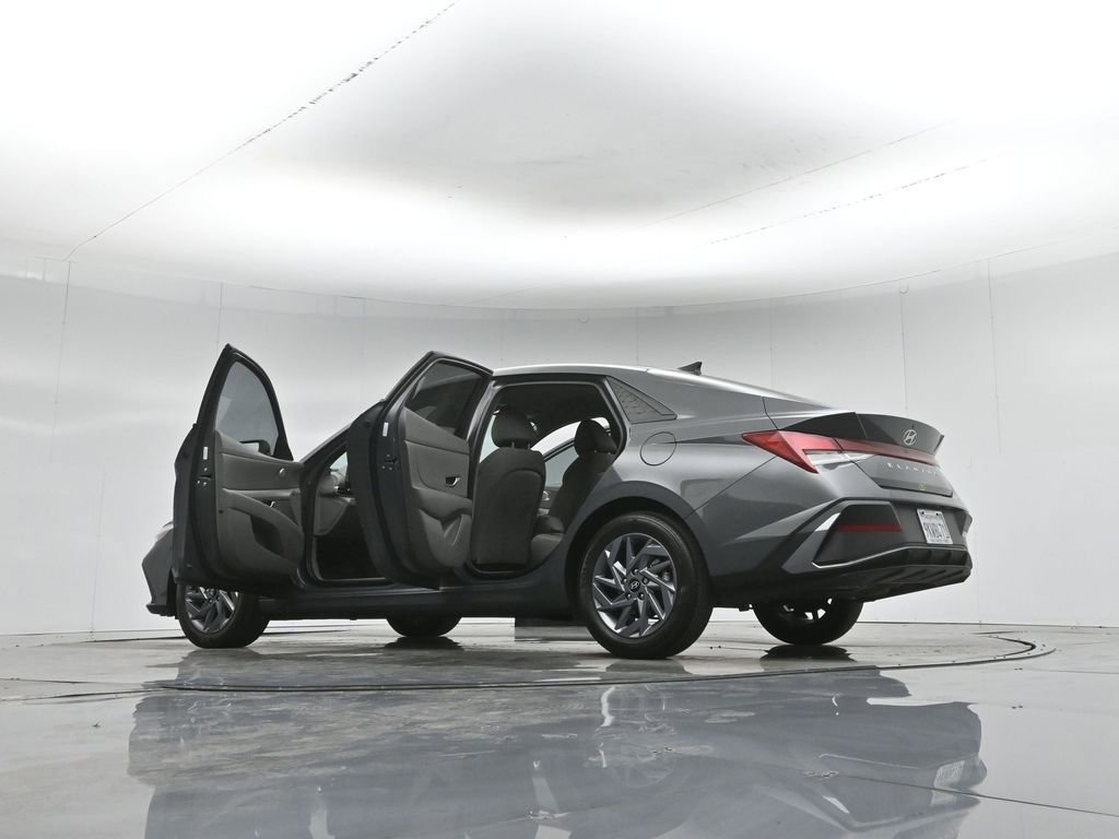 Used 2024 Hyundai Elantra SEL image 51
