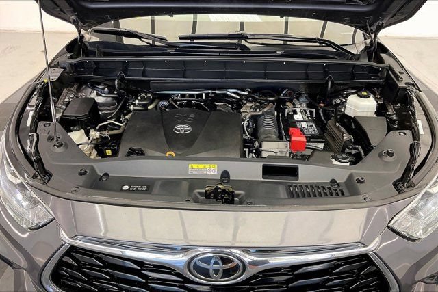Used 2022 Toyota Highlander Platinum FWD image 9