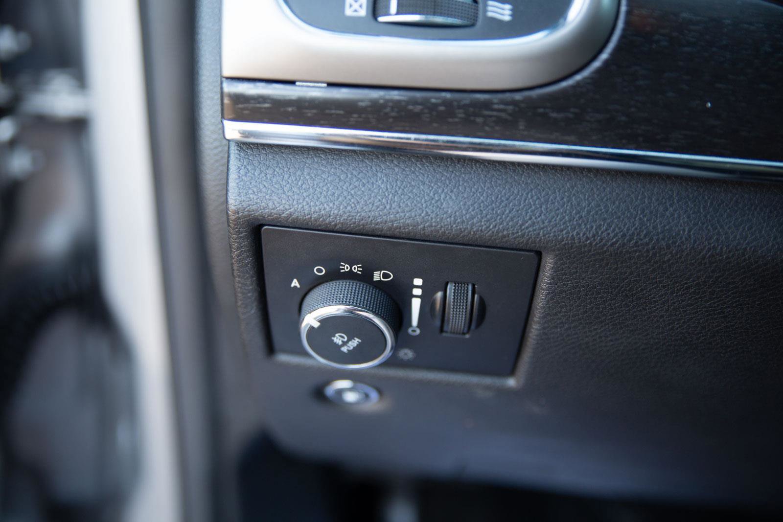 Used 2018 Jeep Grand Cherokee Limited image 18