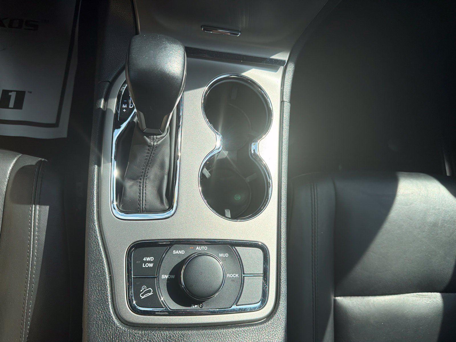 Used 2019 Jeep Grand Cherokee Limited AWD/4WD image 16