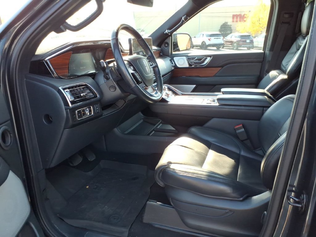 Used 2024 Lincoln Navigator Reserve AWD/4WD image 10