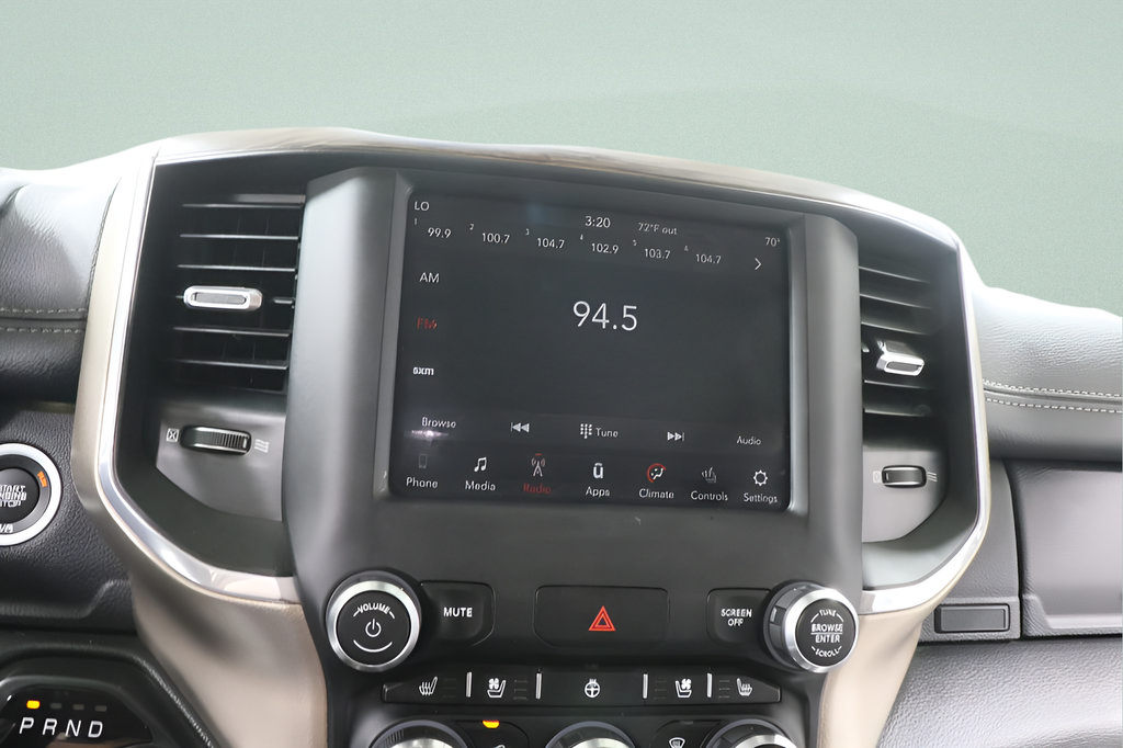 Used 2019 RAM 1500 Laramie AWD/4WD image 11