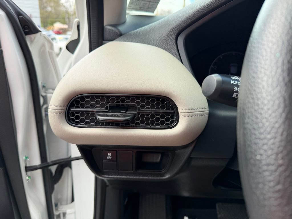 Used 2025 Honda HR-V LX image 14