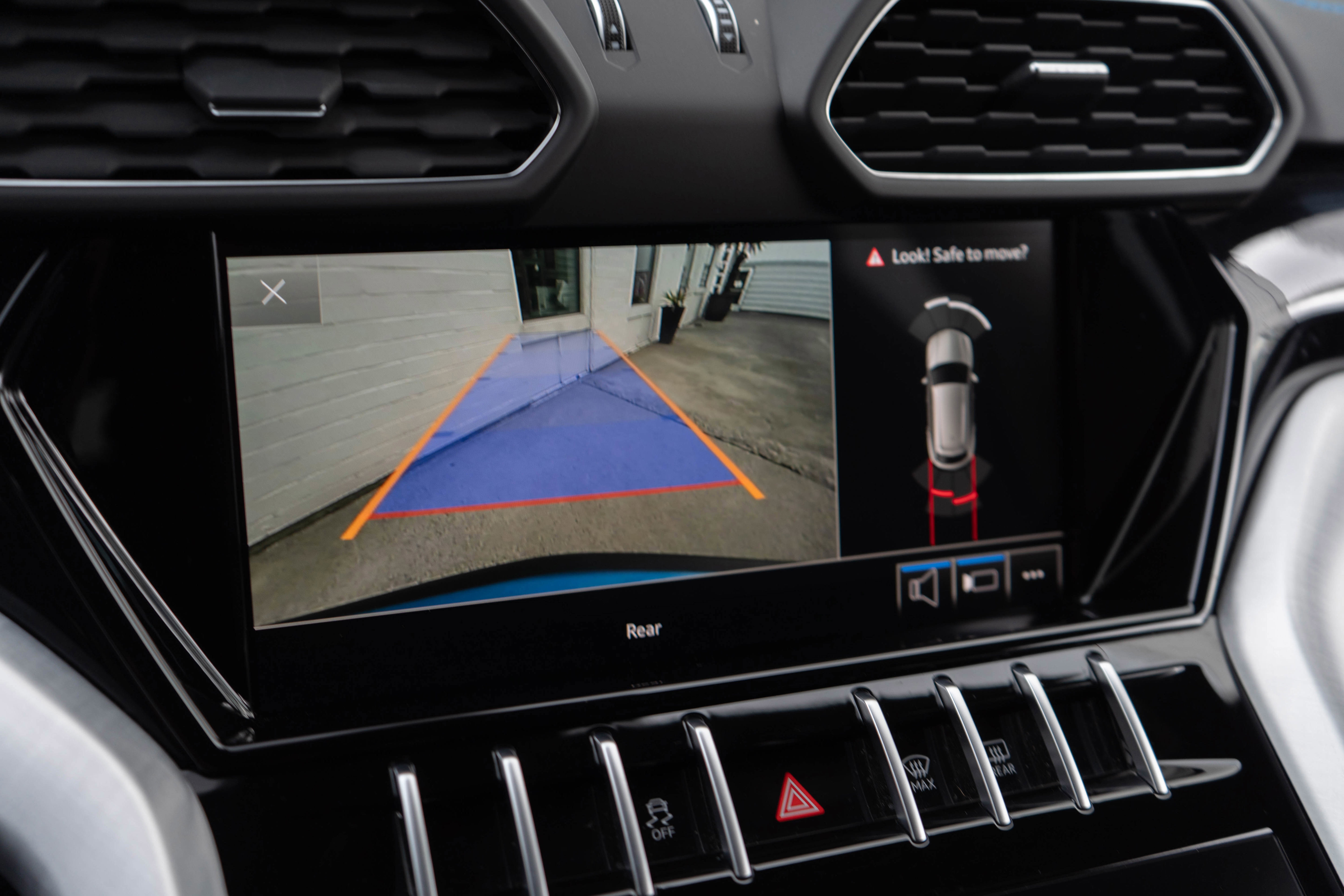 Used 2021 Lamborghini Urus image 17