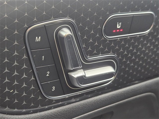 Used 2025 Mercedes-Benz GLA 250 4MATIC image 31