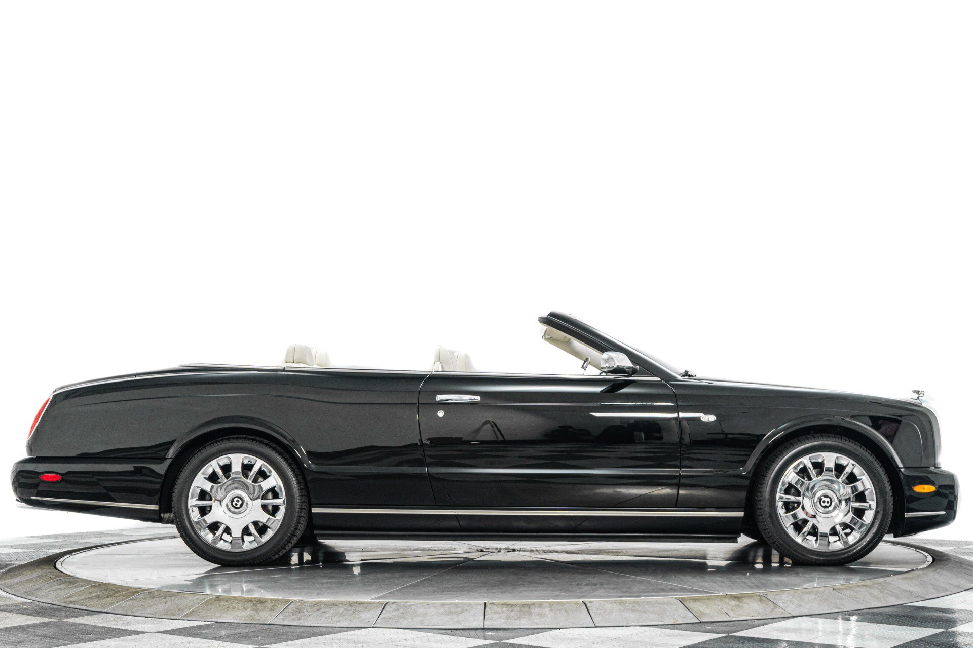 Used 2009 Bentley Azure RWD image 52
