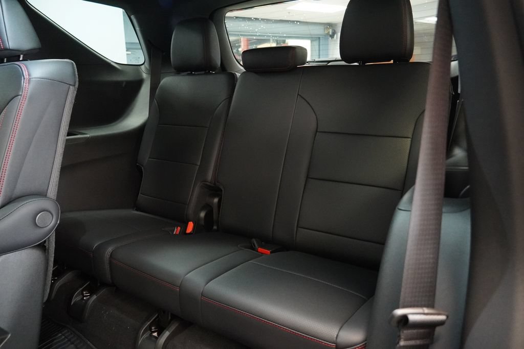 New 2026 Chevrolet Traverse RS w/ LPO, Floor Liner Package AWD/4WD image 31