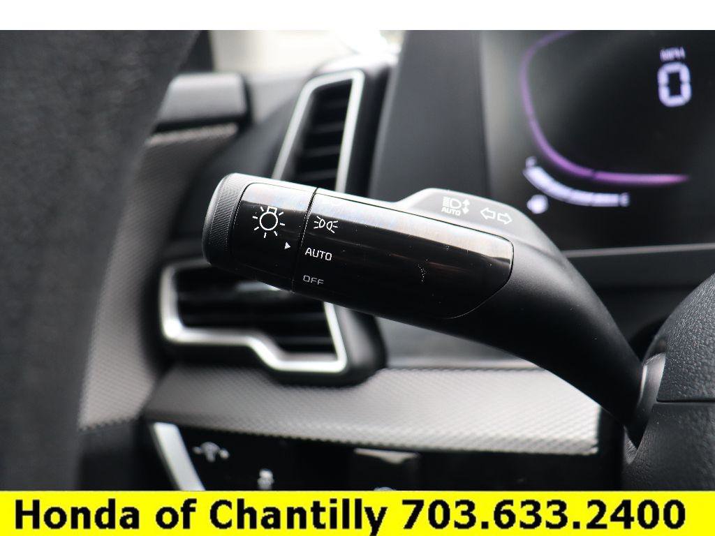 Used 2023 Kia Sportage LX image 17