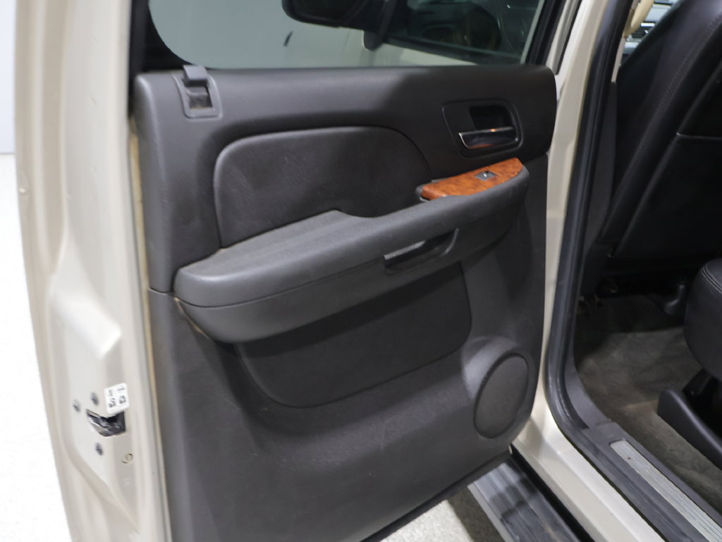 Used 2007 Chevrolet Avalanche LT w/ LT Preferred Equipment Group AWD/4WD image 23