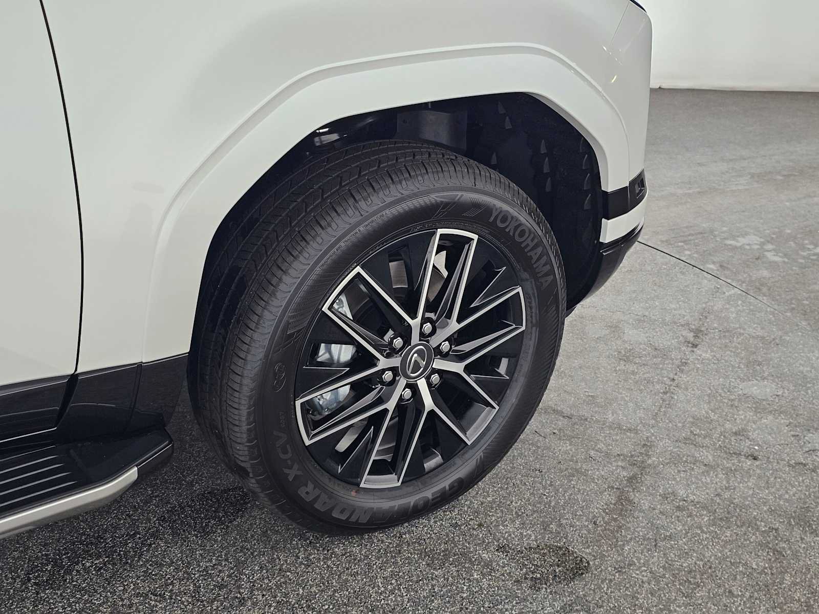 New 2026 Lexus GX 550 w/ Accessory Package (2T) AWD/4WD image 9