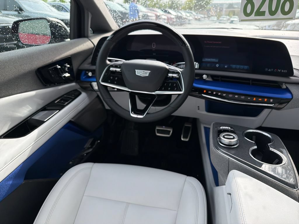 Certified 2025 Cadillac Optiq Sport 1 w/ LPO, Floor Liner Package AWD/4WD image 34