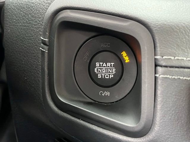 Used 2025 Jeep Wrangler Unlimited Rubicon 4xe w/ Convenience Group AWD/4WD image 24