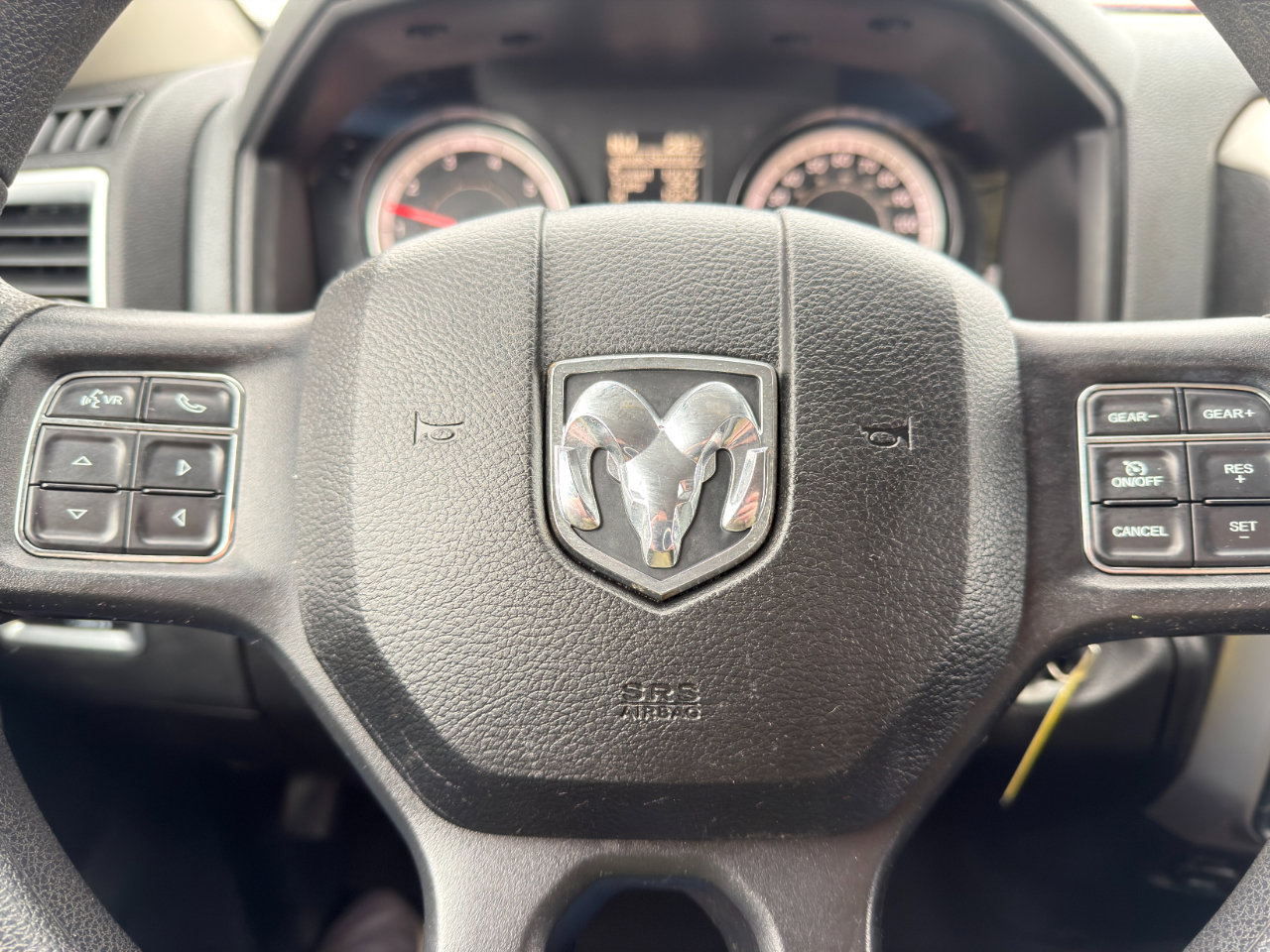 Used 2020 RAM 1500 Classic SLT image 34