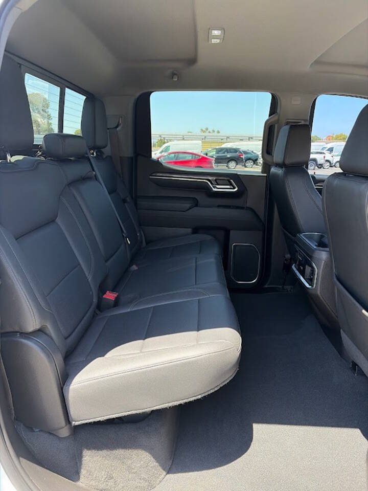 Used 2023 Chevrolet Silverado 1500 LTZ w/ LTZ Convenience Package II AWD/4WD image 18